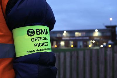 Junior doctors vote on whether to walkout in March in row over pay