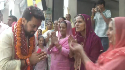 Union Sports Minister Anurag Thakur holds ‘Vijay Sankalp Yatra’ in Hamirpur constituency in Himachal Pradesh