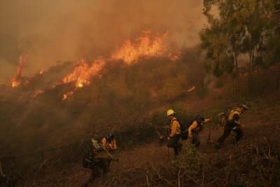Weather Conditions To Improve For Los Angeles Firefighters