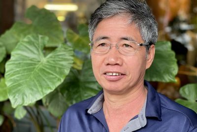 Vietnam court jails journalist Huy Duc for 30 months over Facebook posts
