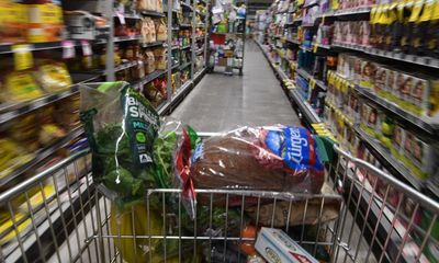 Swapping out red meat and creamy pasta sauce could significantly cut household emissions, Australian research finds