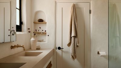 Every stylish home right now features a plaster bathroom – and designers say these are the 5 most timeless ways to bring the organic finish into your scheme