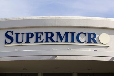 Jim Cramer is ‘Sick of’ Super Micro Computer Stock. Should You Sell SMCI Now?