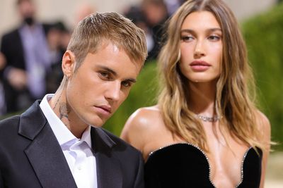 Justin Bieber’s Instagram apology to wife Hailey divides opinion