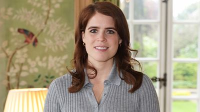 I'm pairing my navy dresses with gold jewellery ASAP after seeing Princess Eugenie's latest look