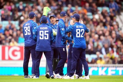 On your bike – England take different mode of transport to Oval due to traffic